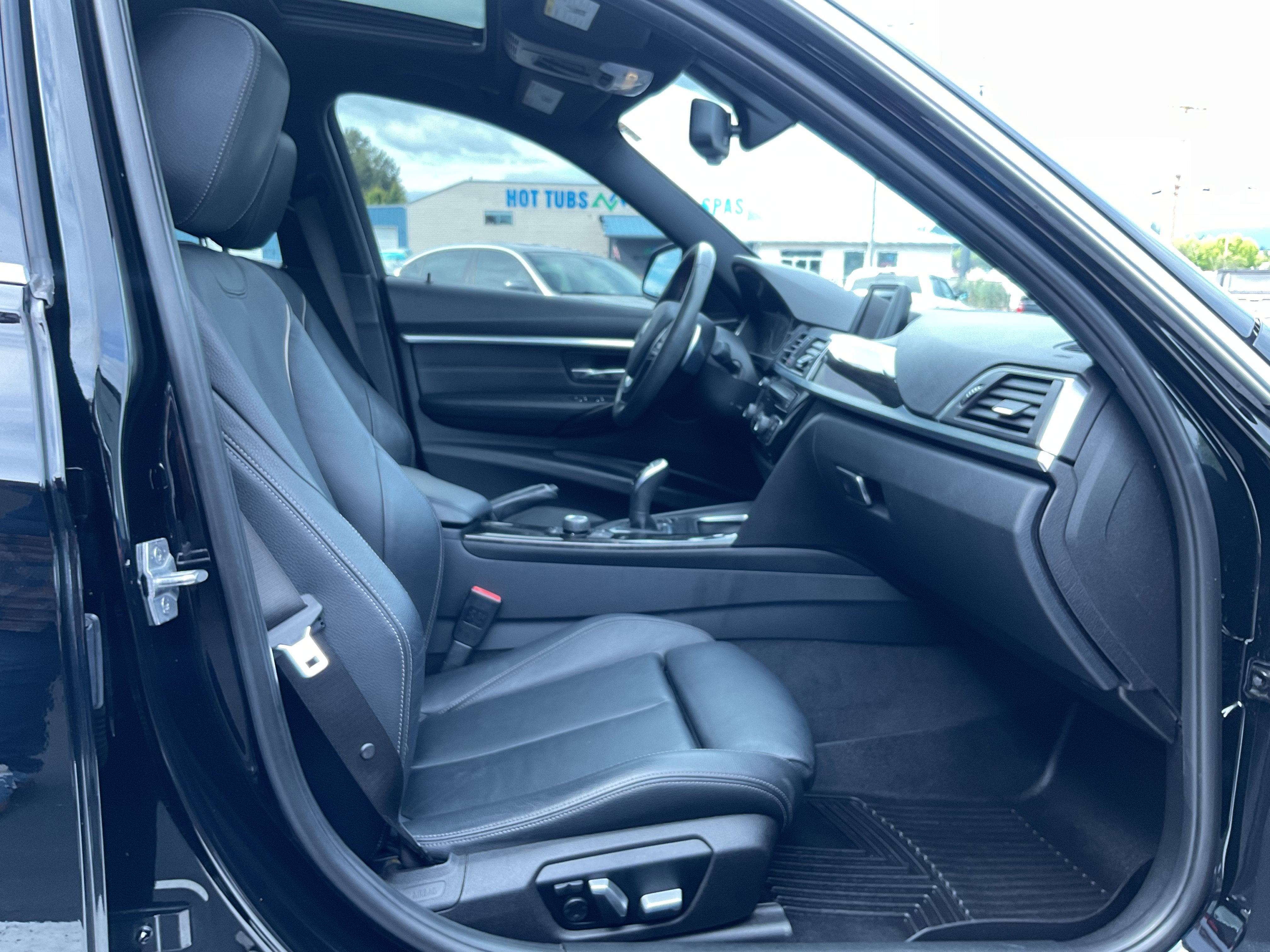 2017 BMW 3 Series 330i xDrive