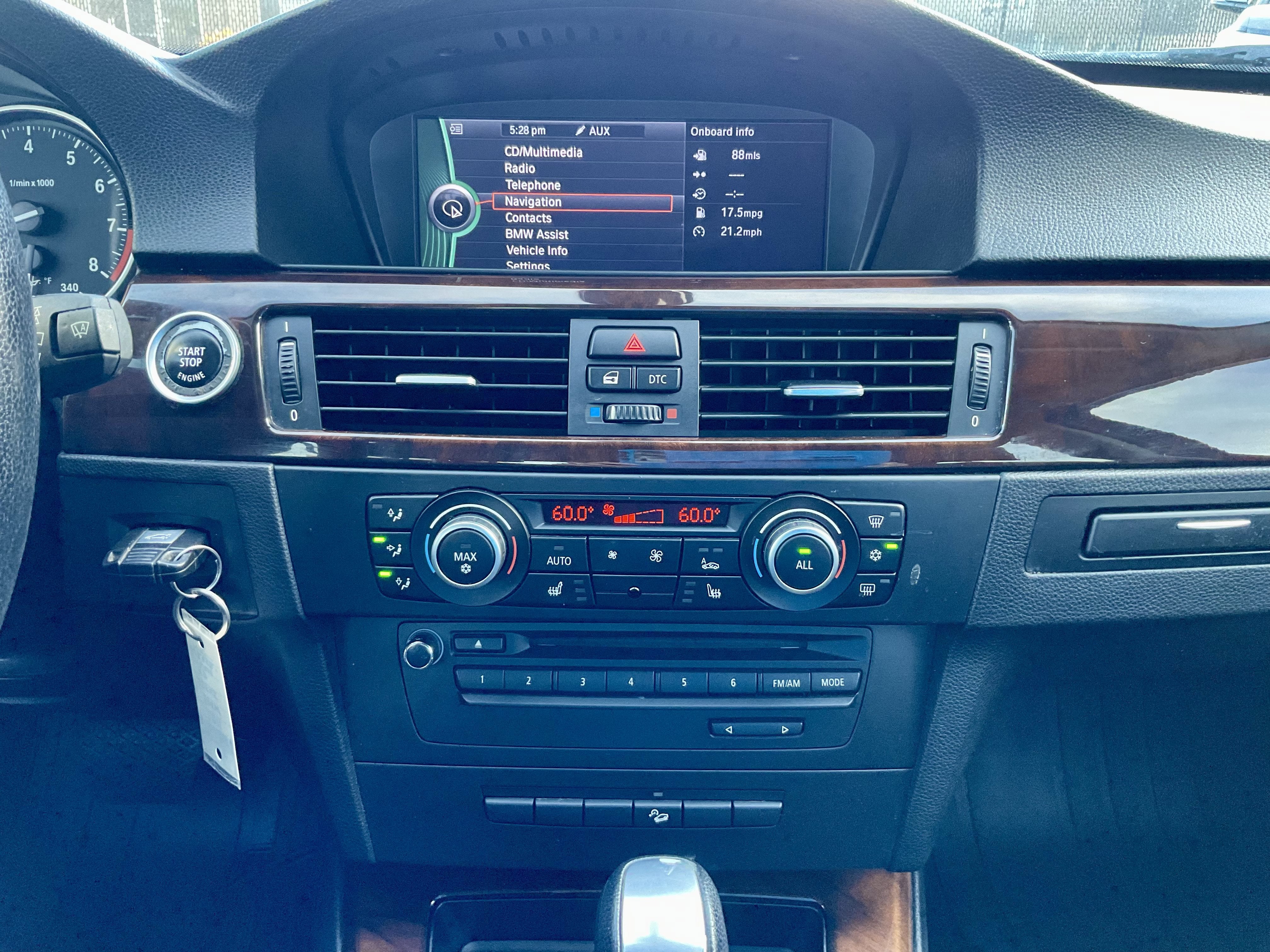 2011 BMW 3 Series 335i - Photo 25
