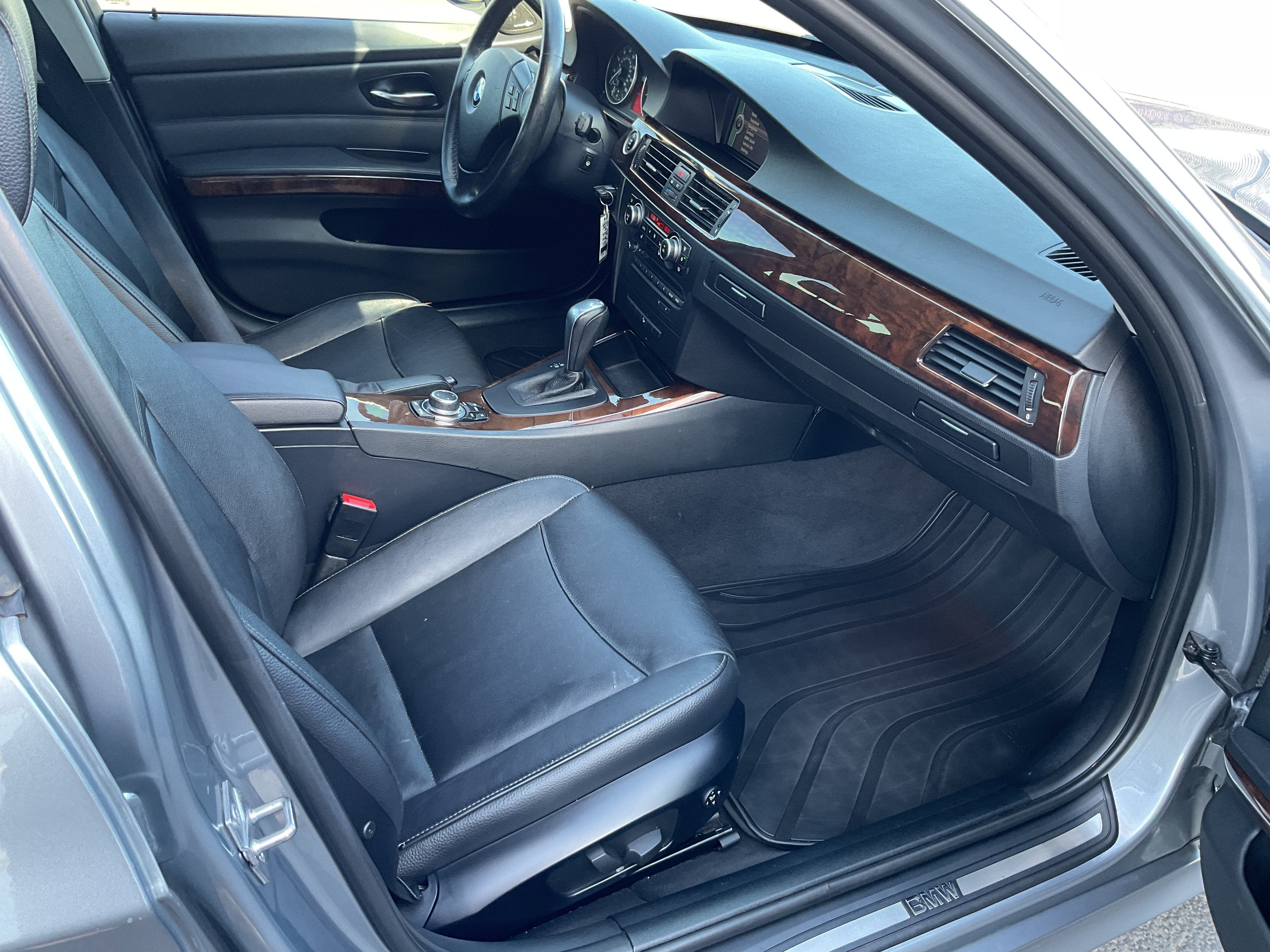 2011 BMW 3 Series 335i - Photo 30